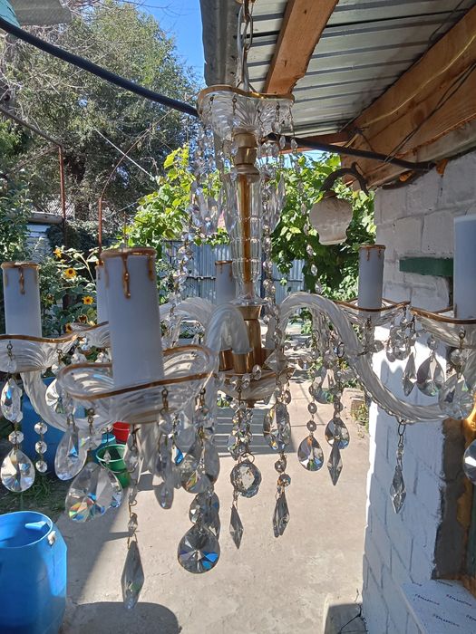 Люстра для зала.