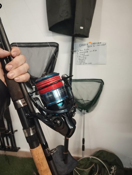 Vand 2 bete pescuit+accesorii,in stare foarte buna!