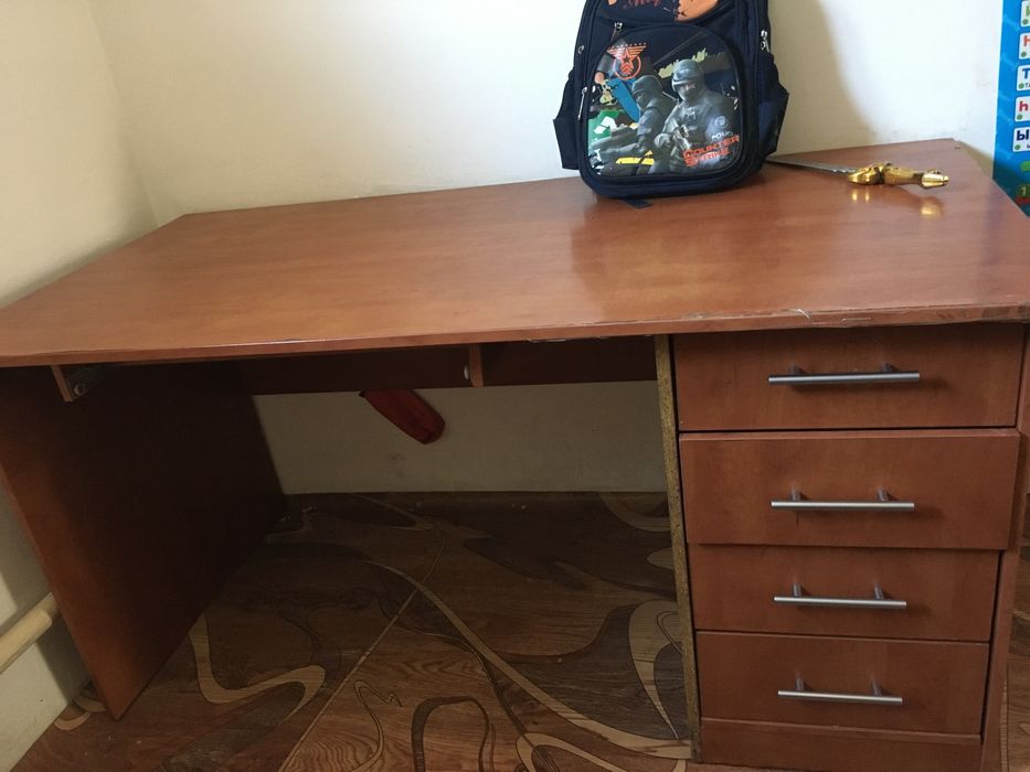 Стол писменной и для комьпютера