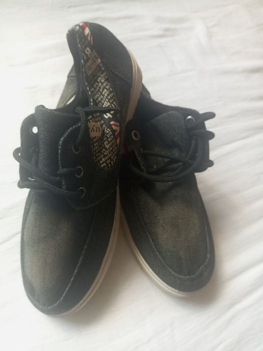 Продам кроссовки ( новые), туфли