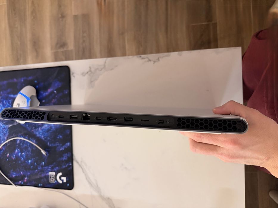 Laptop Alienware m17 r2