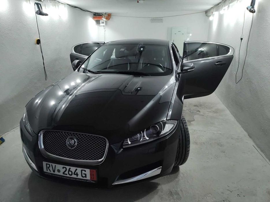 Затъмняване и тониране на стъкла на автомобили с фолио.