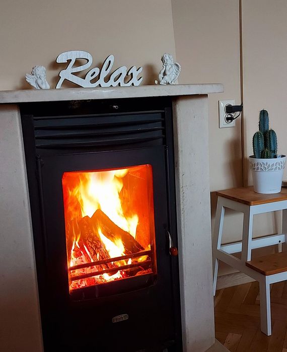 Два самостоятелни етажа от къща