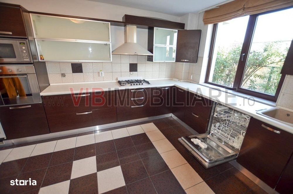 Vila P+1+M 7 camere - 310 mpc - PIPERA