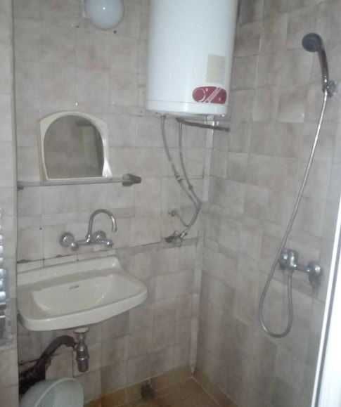 Дава се под наем Тристаен апартамент в Бургас, Изгрев - 70 кв.м за 225 € - Снимка #8