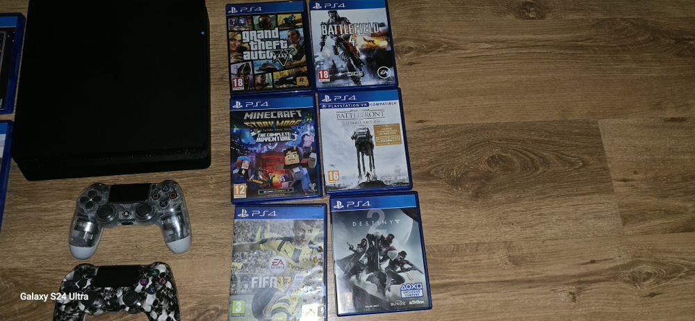 PS4 Slim-400 Гб + 2 Контролера и 8 игри