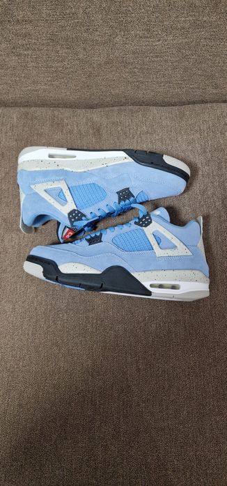 Adidasi Jordan 4 University Blue