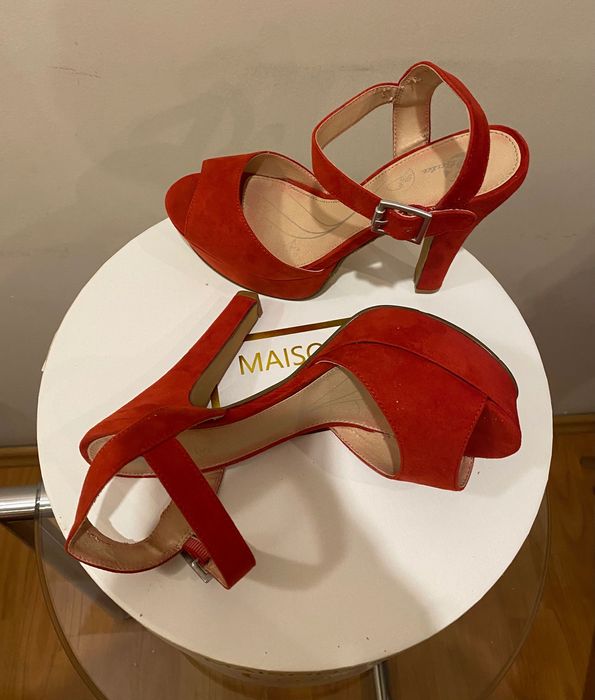 Sandale elegante de culoare roșu