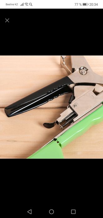 Тапенер подвязчик растений.