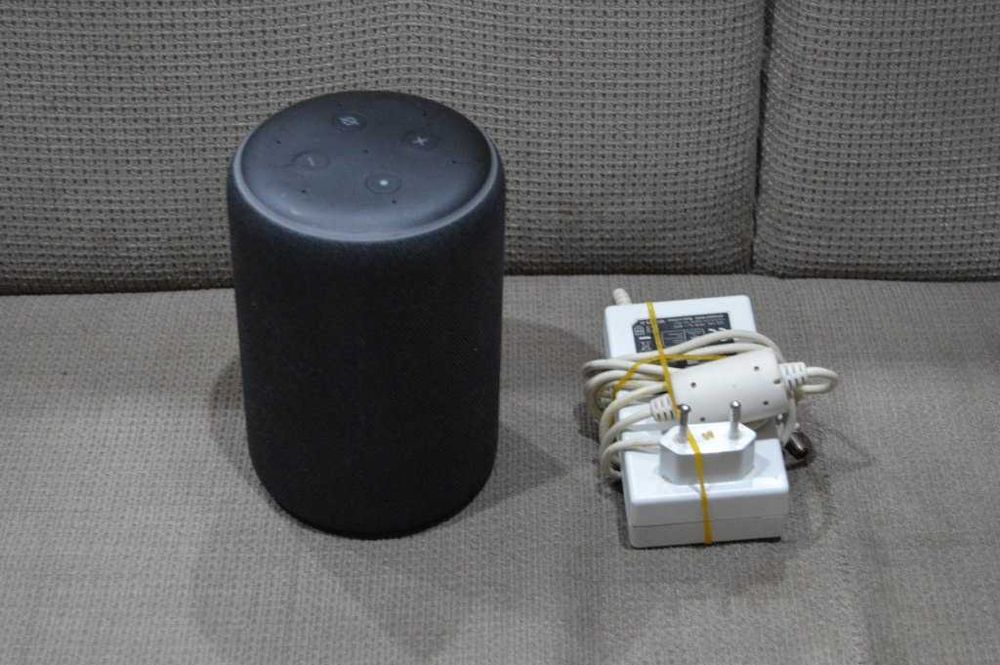 Boxă Inteligentă Amazon Echo Plus (1st Gen) - Hub Zigbee Integrat
