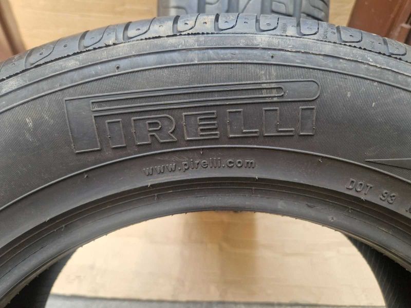 2 Pirelli R18 235/60
летни гуми 
DOT1419