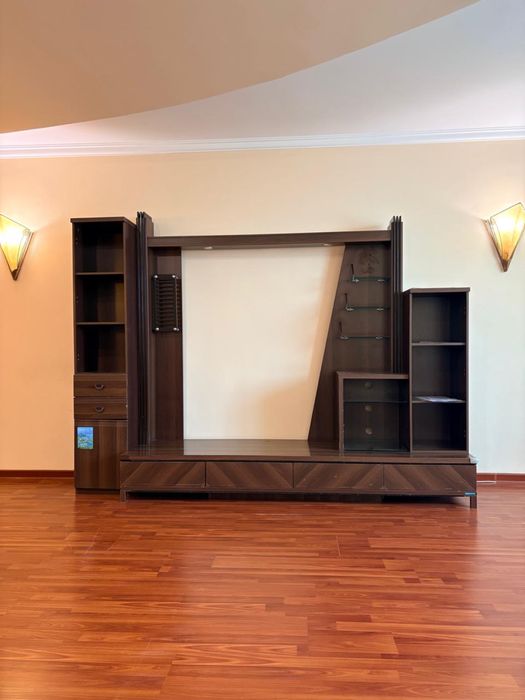 Продам телевизионную тумбу