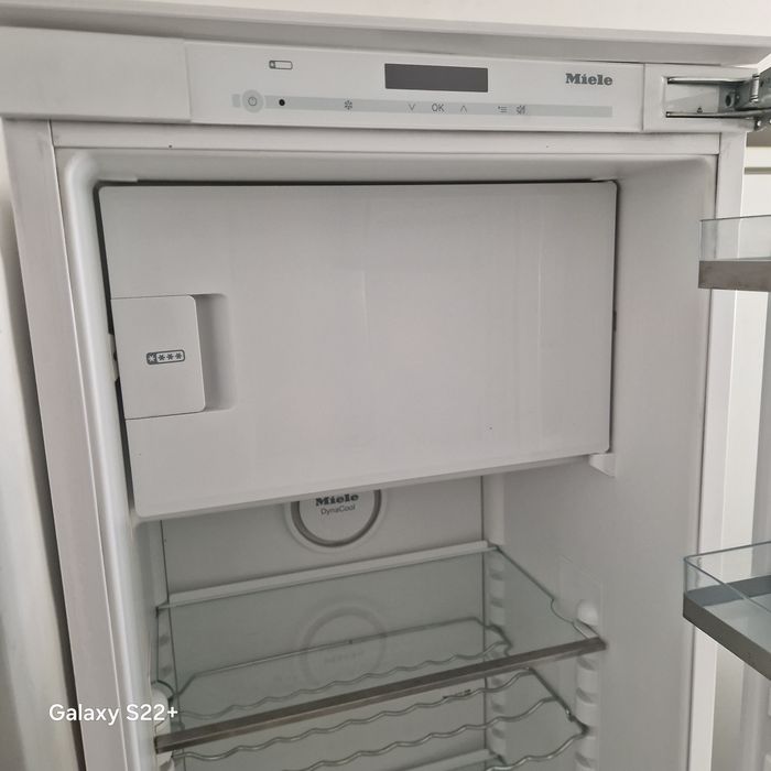 Хладилник за вграждане 177см MIELE