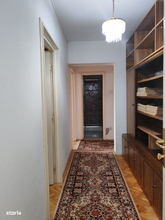 Apartament 4 camere, balcon, Drumul Taberei