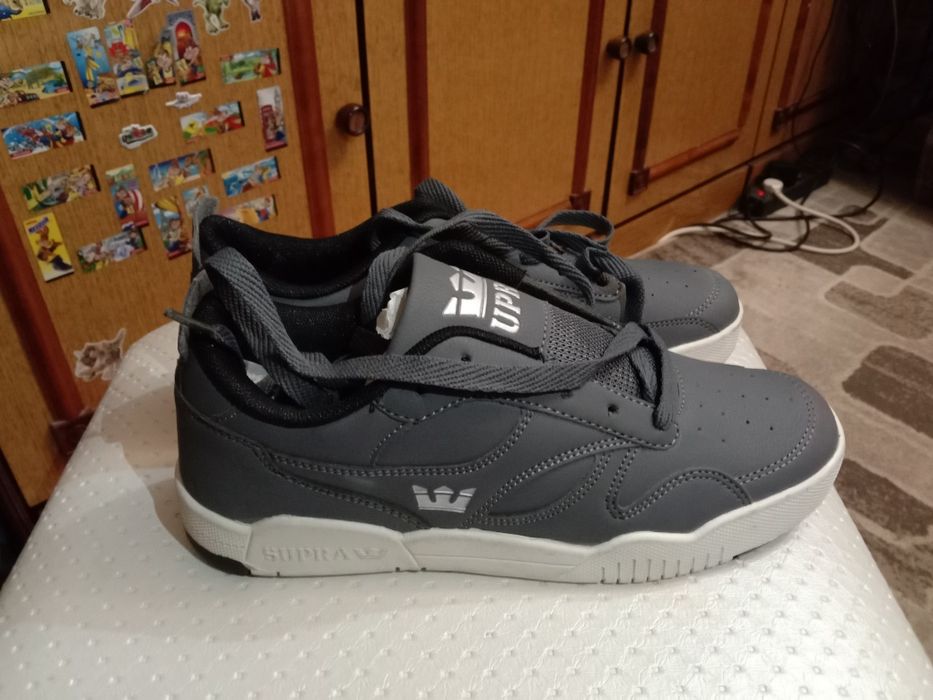 Кроссовки, серые мужские