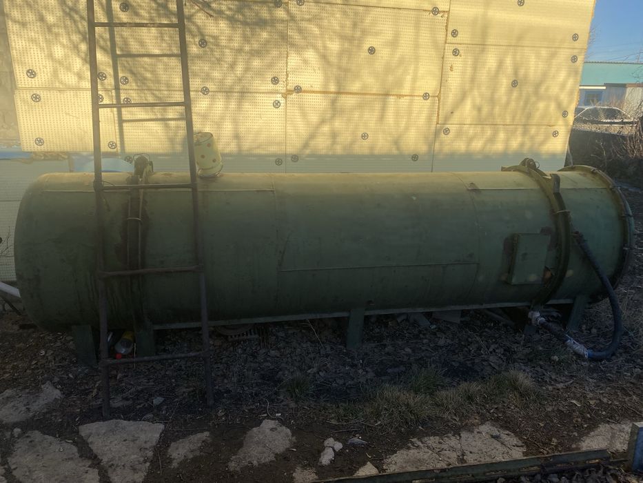 Продам емкость для воды цистерну