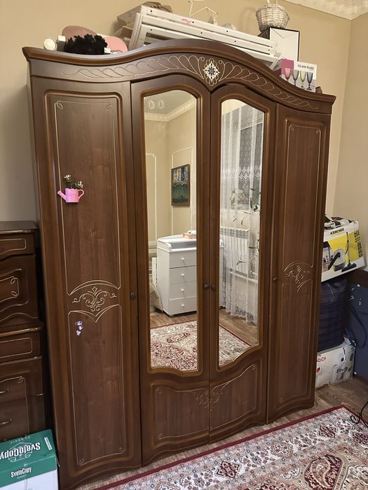 Спальный гарнитур