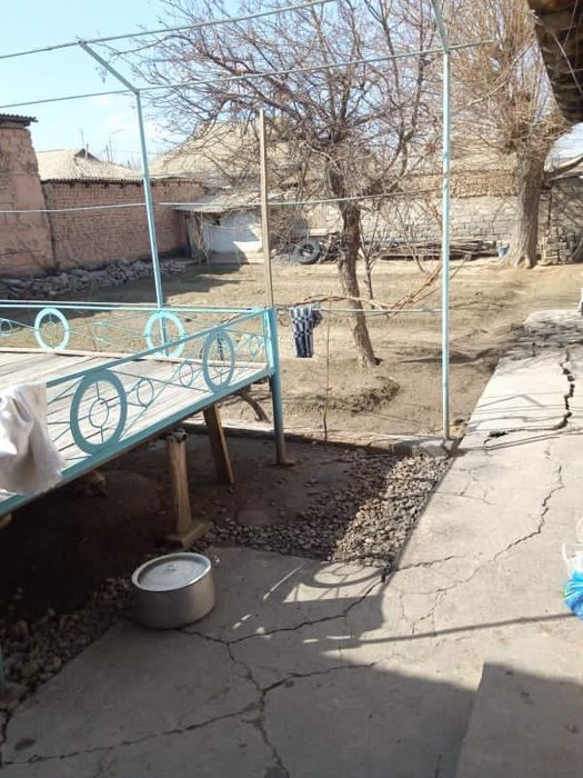 Уй сатылады Қуаныш базардың алдында