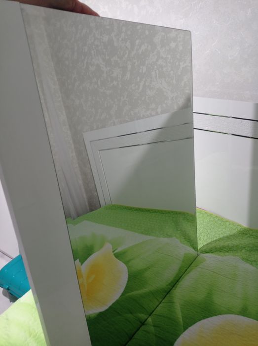 Зеркало настенное новое