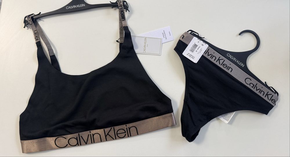 Комплект бюстие и прашки Calvin Klein /М, L/