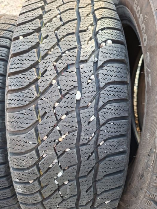 Продам шины 235/60/18  виатти