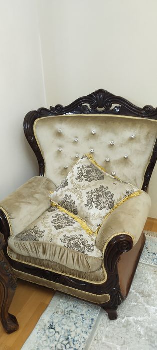 Диван и два кресла мягкая мебель