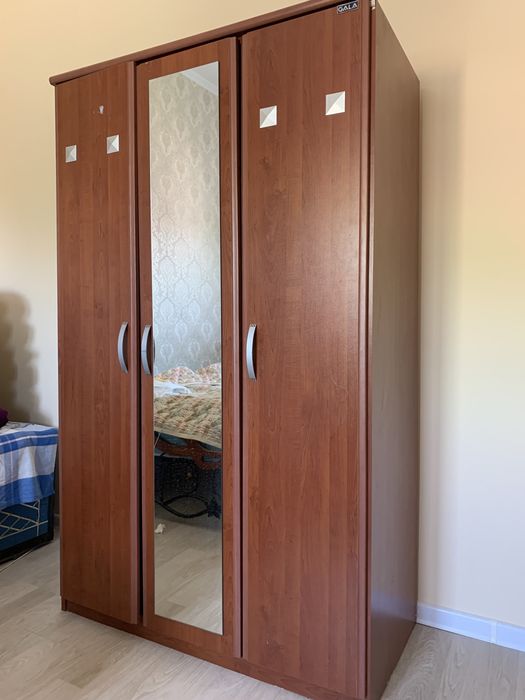 Продам Шкаф 1.80 на 1.10