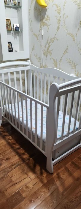 Продаётся детская кроватка