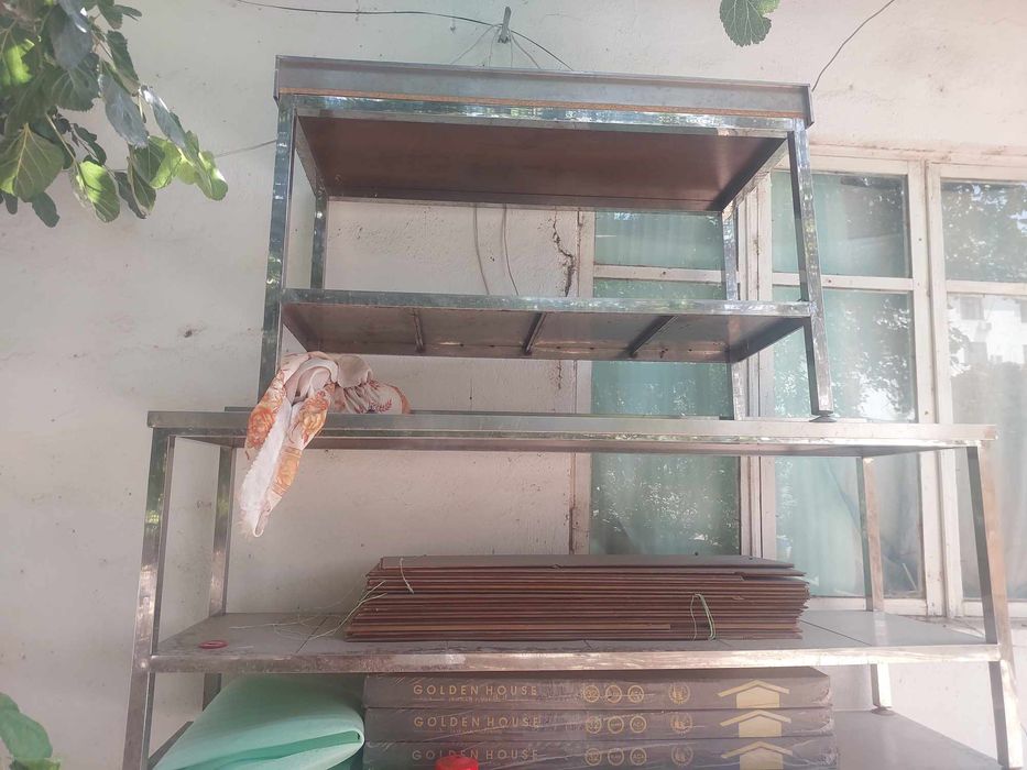 Gaz plita va nerjaveka stollar sotiladi