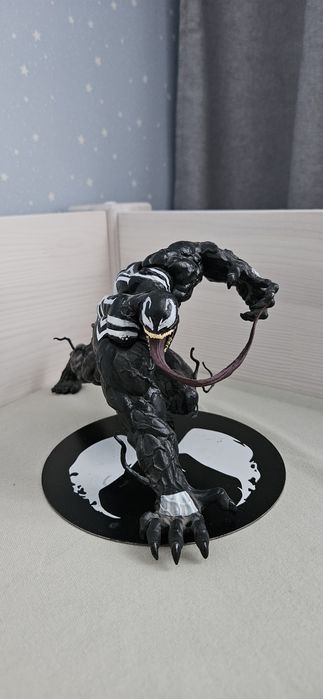 Веном фигурка качественная!