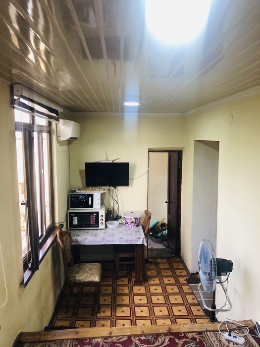 Продается  3 комнатная квартира. Кибрай. Центр.