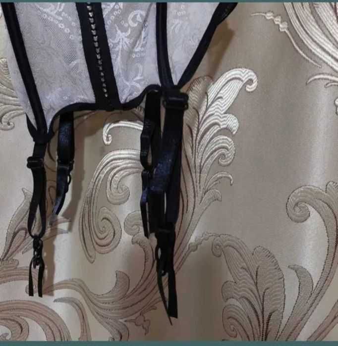 Lenjerie portjartier cu push up