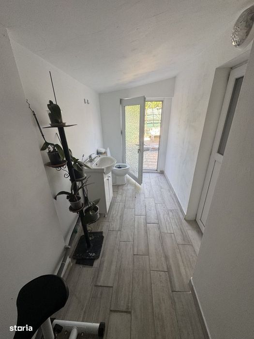 Casă cu pivniță și curte Sector 5 Soseaua Bucuresti-Magurele