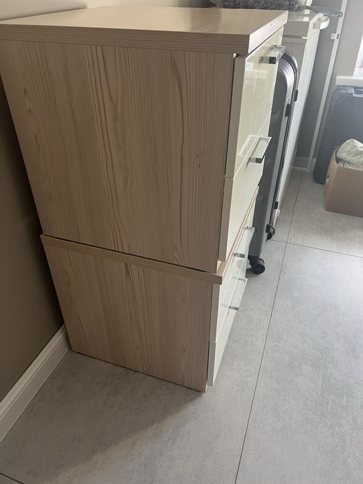 Продам 2 прикроватные тумбы