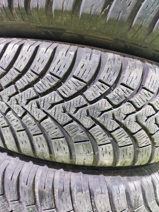 4 бр зимни 215/70/16 Falken