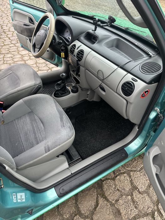 Servicii curățare auto interior/detailing
