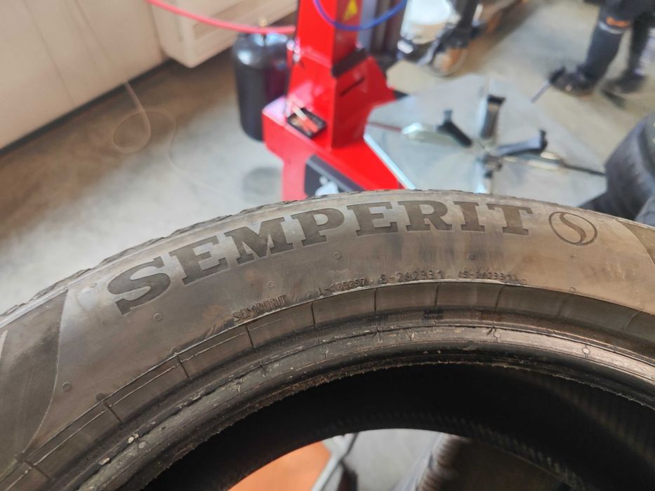 2бр. зимни гуми 225/50/17 Semperit
