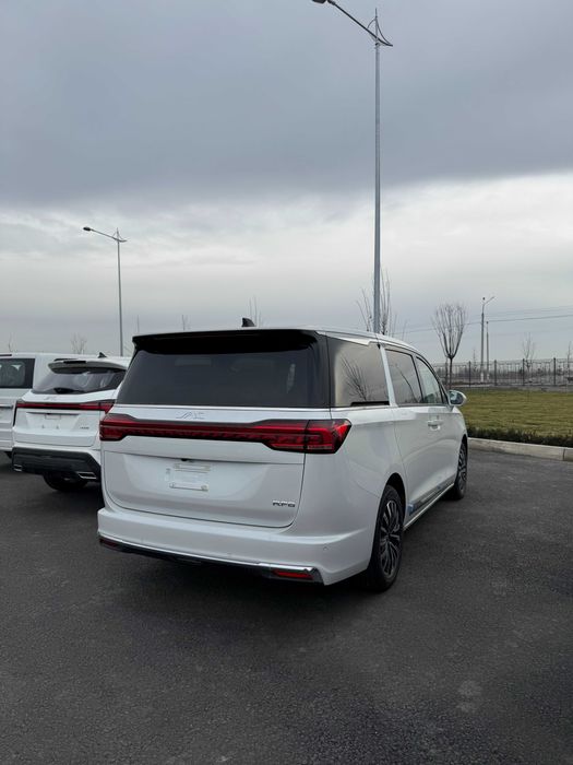 JAC RF8  KIA Carnival o'rniga premium mashina