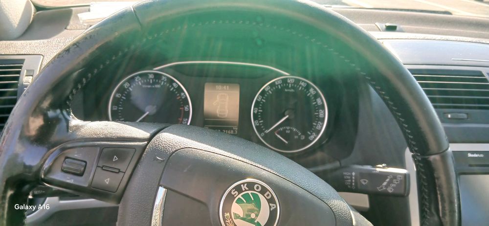 SKODA Octavia 2010 — imagine 3