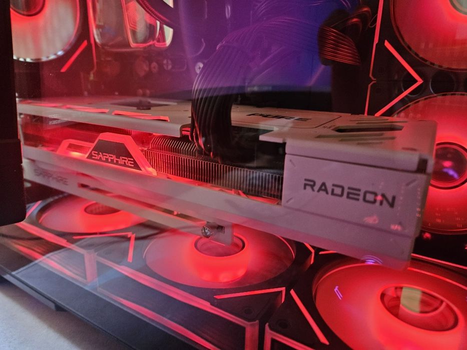 Vand RX 7800XT Sapphire Pure