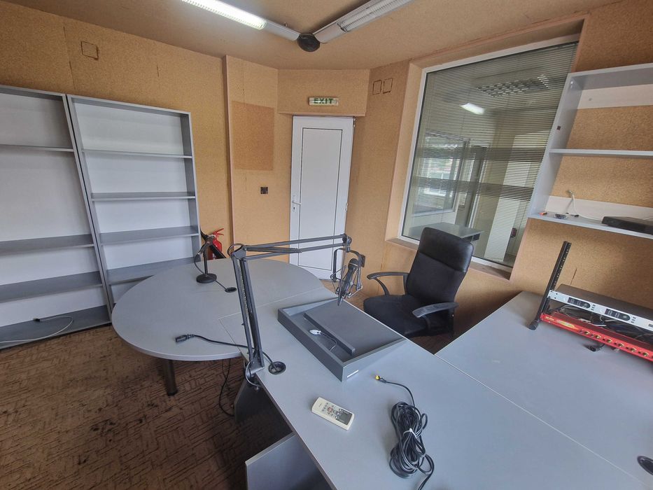 Продава се Офис в Благоевград, Идеален център - 75 кв.м за 1334 €/кв.м - Снимка #1