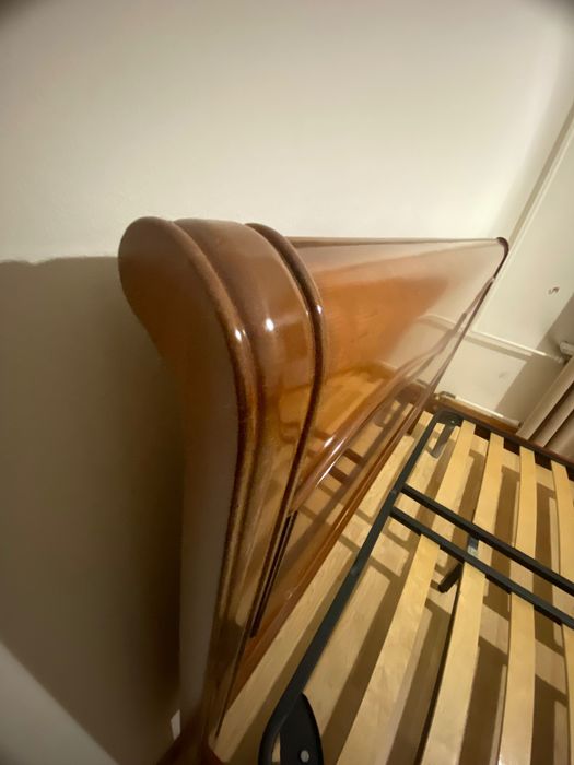 Кровать двуспальная