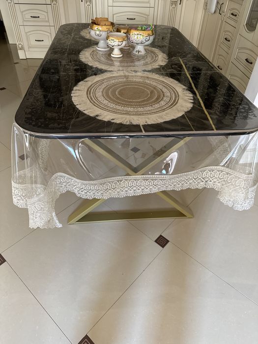 Продам стол для кухни размер 150/90