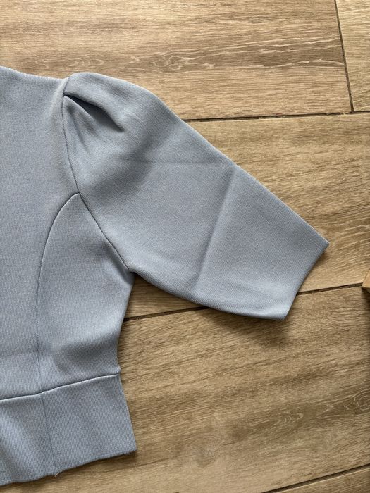 Cardigan crop Zara Nou cu umeri buganti