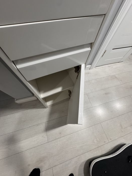 Шкаф для ванной комнаты