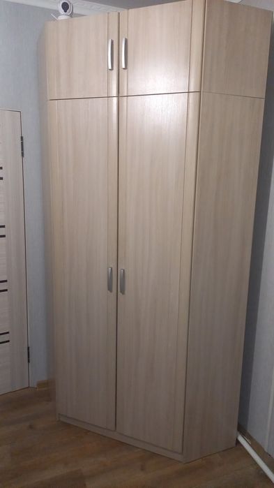 Шкаф угловой с антресолью