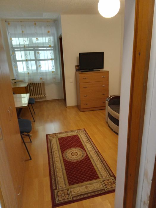 Închiriez garsonieră