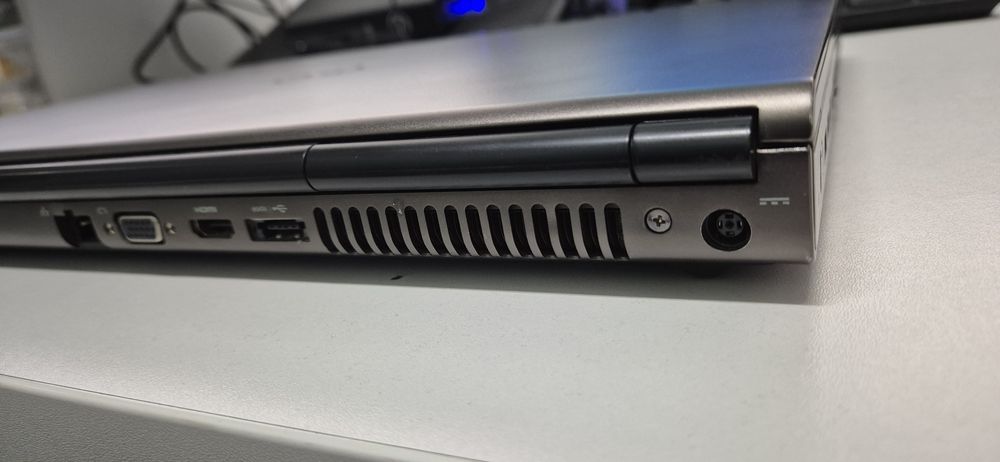 Dell Precision M6700