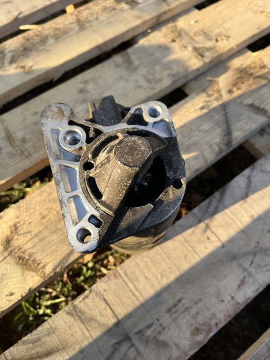 Стартер Рено Клио 1.4 бензин