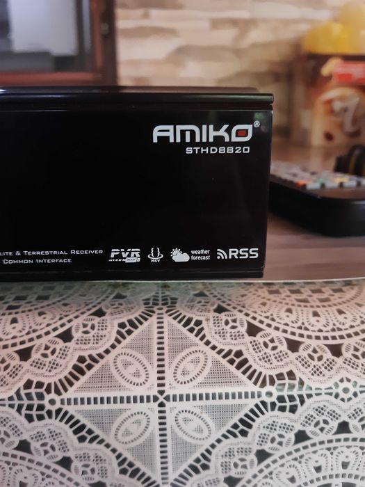 Receptor satelit si terestrial Amiko STHD8820.CONAX